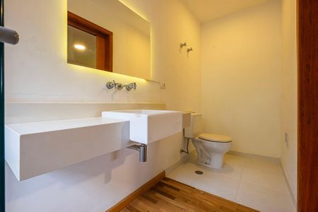 Casa à venda com 400m², 4 quartos e 3 vagas Casa à venda com 400m², 4 quartos e 3 vagasBanheiro da Suíte 3