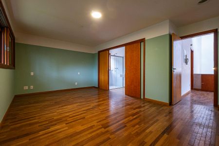 Casa à venda com 400m², 4 quartos e 3 vagas Casa à venda com 400m², 4 quartos e 3 vagasSuíte 3