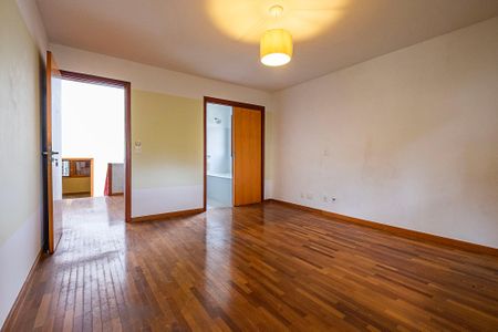 Casa à venda com 400m², 4 quartos e 3 vagas Casa à venda com 400m², 4 quartos e 3 vagasSuíte 4