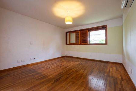 Casa à venda com 400m², 4 quartos e 3 vagas Casa à venda com 400m², 4 quartos e 3 vagasSuíte 4