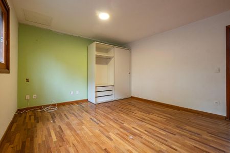 Casa à venda com 400m², 4 quartos e 3 vagas Casa à venda com 400m², 4 quartos e 3 vagasSuíte 2