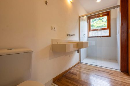 Casa à venda com 400m², 4 quartos e 3 vagas Casa à venda com 400m², 4 quartos e 3 vagasBanheiro da Suíte 2