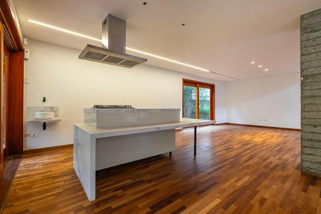 Sala de casa à venda com 4 quartos, 400m² em Alto de Pinheiros, São Paulo