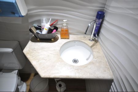 Casa à venda com 94m², 3 quartos e 2 vagasLavabo