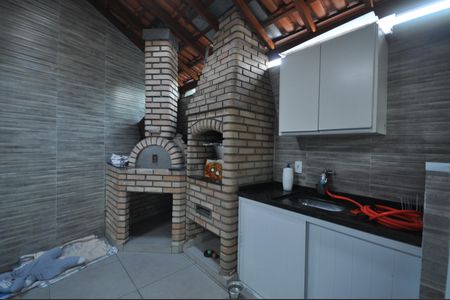 Casa à venda com 94m², 3 quartos e 2 vagasChurrasqueira