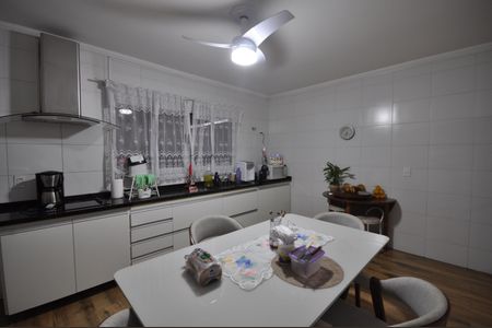 Casa à venda com 94m², 3 quartos e 2 vagasCozinha