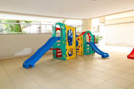 Apartamento à venda com 66m², 2 quartos e 1 vagaÁrea comum - Playground