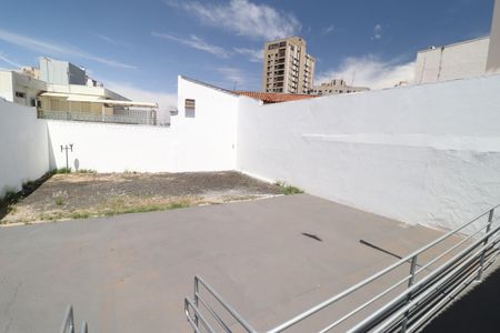 Casa para alugar com 107m², 3 quartos e 7 vagasQuintal
