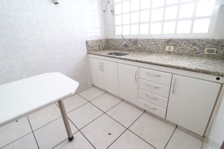 Casa para alugar com 107m², 3 quartos e 7 vagasCozinha