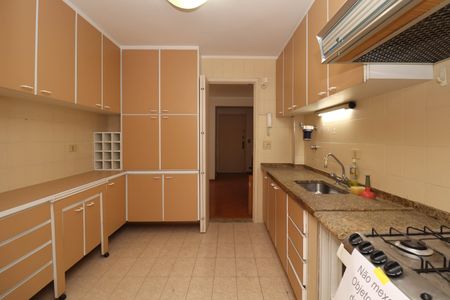 Apartamento à venda com 78m², 2 quartos e 1 vagaCozinha