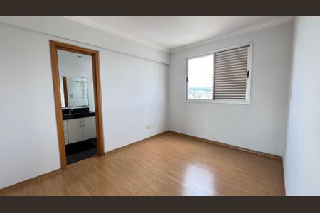 Apartamento para alugar com 115m², 4 quartos e 2 vagasQuarto