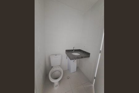 Apartamento à venda com 55m², 2 quartos e 1 vaga Apartamento à venda com 55m², 2 quartos e 1 vagaBanheiro da Suíte 1