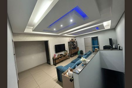 Foto 01 de casa à venda com 7 quartos, 180m² em Cidade Líder, São Paulo