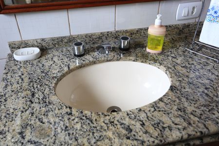 Apartamento para alugar com 176m², 3 quartos e 3 vagas Apartamento para alugar com 176m², 3 quartos e 3 vagasBanheiro da Suíte 1