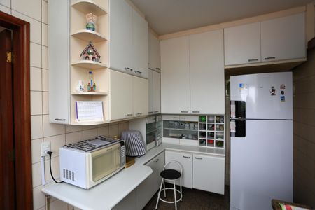 Apartamento para alugar com 176m², 3 quartos e 3 vagas Apartamento para alugar com 176m², 3 quartos e 3 vagasCozinha