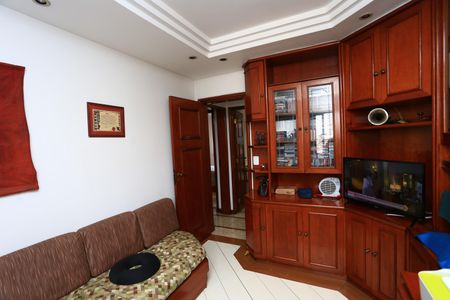 Apartamento para alugar com 176m², 3 quartos e 3 vagas Apartamento para alugar com 176m², 3 quartos e 3 vagasEscritório