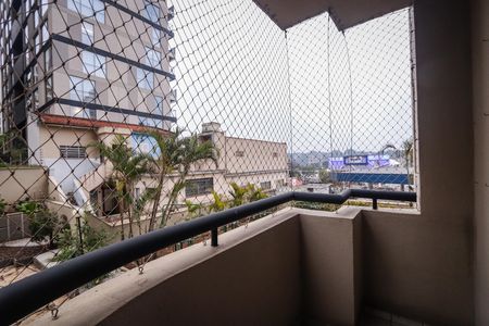 Apartamento para alugar com 76m², 3 quartos e 1 vaga Apartamento para alugar com 76m², 3 quartos e 1 vagaVaranda
