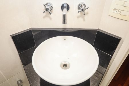 Apartamento para alugar com 76m², 3 quartos e 1 vaga Apartamento para alugar com 76m², 3 quartos e 1 vagaBanheiro da Suite