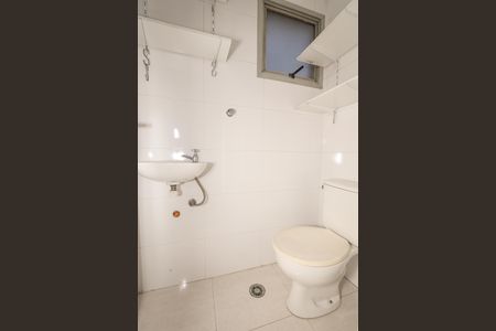 Apartamento para alugar com 76m², 3 quartos e 1 vaga Apartamento para alugar com 76m², 3 quartos e 1 vagaBanheiro de Serviço