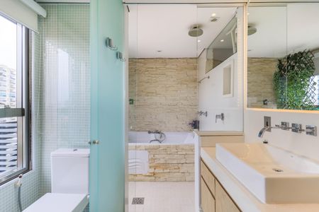 Apartamento para alugar com 70m², 1 quarto e 2 vagasBanheiro da Suíte