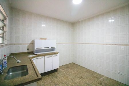 Casa para alugar com 120m², 2 quartos e 2 vagasCozinha