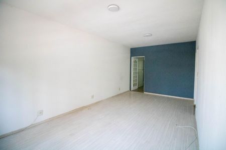 Casa para alugar com 120m², 2 quartos e 2 vagasSala