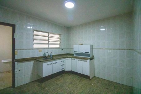 Casa para alugar com 120m², 2 quartos e 2 vagasCozinha