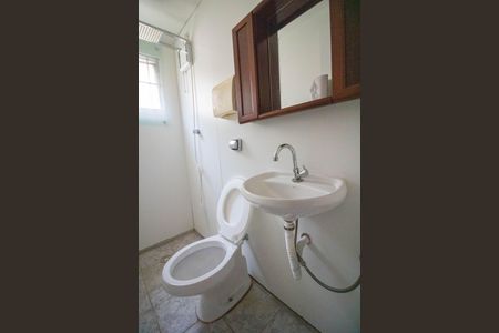 Casa para alugar com 120m², 2 quartos e 2 vagasBanheiro Social