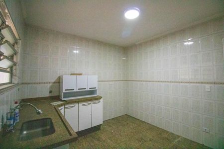 Casa para alugar com 120m², 2 quartos e 2 vagasCozinha