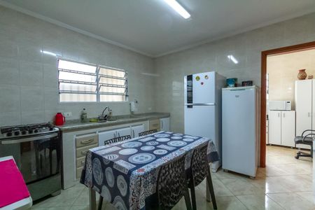 Casa à venda com 100m², 1 quarto e 2 vagas Casa à venda com 100m², 1 quarto e 2 vagasCozinha