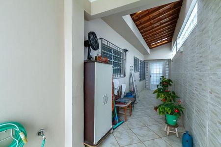 Casa à venda com 100m², 1 quarto e 2 vagas Casa à venda com 100m², 1 quarto e 2 vagasÁrea de Serviço