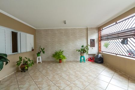 Casa à venda com 100m², 1 quarto e 2 vagas Casa à venda com 100m², 1 quarto e 2 vagasGaragem