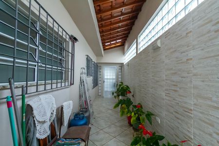 Casa à venda com 100m², 1 quarto e 2 vagas Casa à venda com 100m², 1 quarto e 2 vagasCorredor Lateral