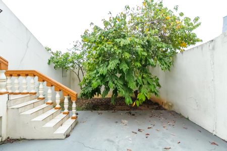 Casa à venda com 100m², 1 quarto e 2 vagas Casa à venda com 100m², 1 quarto e 2 vagasQuintal