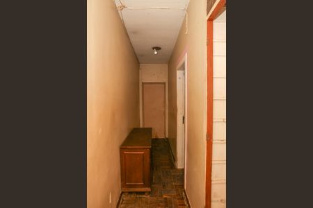 Casa à venda com 250m², 3 quartos e 2 vagasCorredor