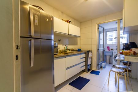 Apartamento à venda com 85m², 2 quartos e 2 vagasCozinha