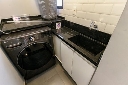 Apartamento à venda com 120m², 3 quartos e 2 vagas Apartamento à venda com 120m², 3 quartos e 2 vagasDetalhe da area de serviço