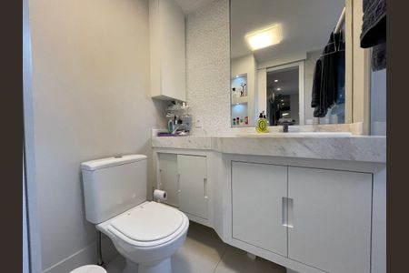 Apartamento à venda com 142m², 3 quartos e 3 vagasBanheiro da Suíte 1