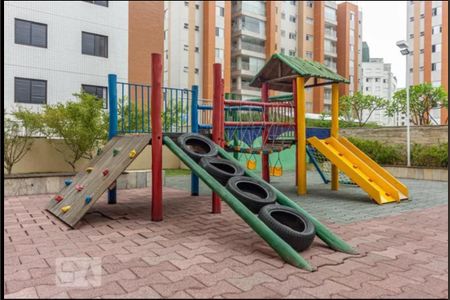 Apartamento à venda com 142m², 3 quartos e 3 vagasÁrea comum - Playground