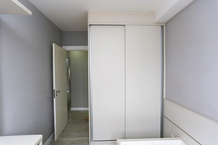 Apartamento à venda com 81m², 3 quartos e 2 vagasQuarto 2