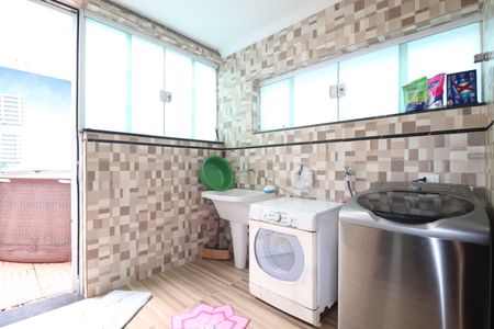 Casa à venda com 244m², 3 quartos e 2 vagasÁrea de Serviço