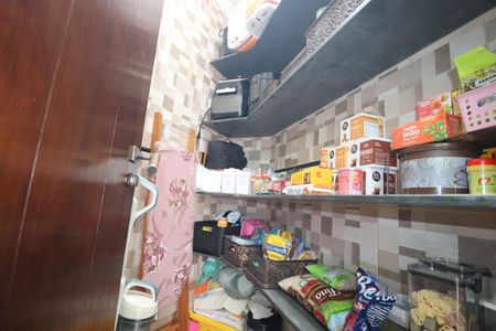 Casa à venda com 244m², 3 quartos e 2 vagasDespensa