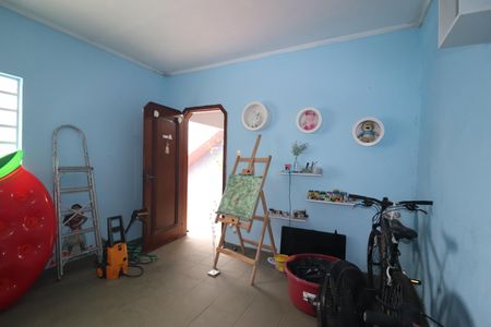 Casa à venda com 244m², 3 quartos e 2 vagasDepósito