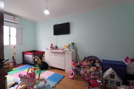 Casa à venda com 244m², 3 quartos e 2 vagasQuarto 2