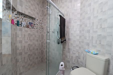 Casa à venda com 244m², 3 quartos e 2 vagasBanheiro