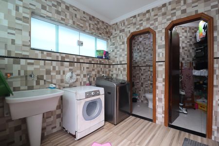 Casa à venda com 244m², 3 quartos e 2 vagasÁrea de Serviço