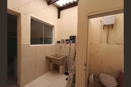 Casa à venda com 90m², 3 quartos e 1 vagaÁrea de Serviço