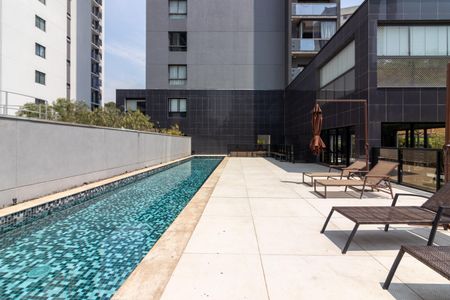 Studio à venda com 27m², 1 quarto e sem vaga Studio à venda com 27m², 1 quarto e sem vagaÁrea comum - Piscina