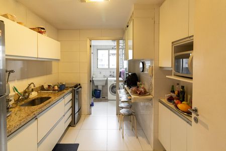 Apartamento à venda com 81m², 2 quartos e 2 vagasCozinha