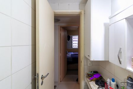 Apartamento à venda com 81m², 2 quartos e 2 vagasBanheiro Social